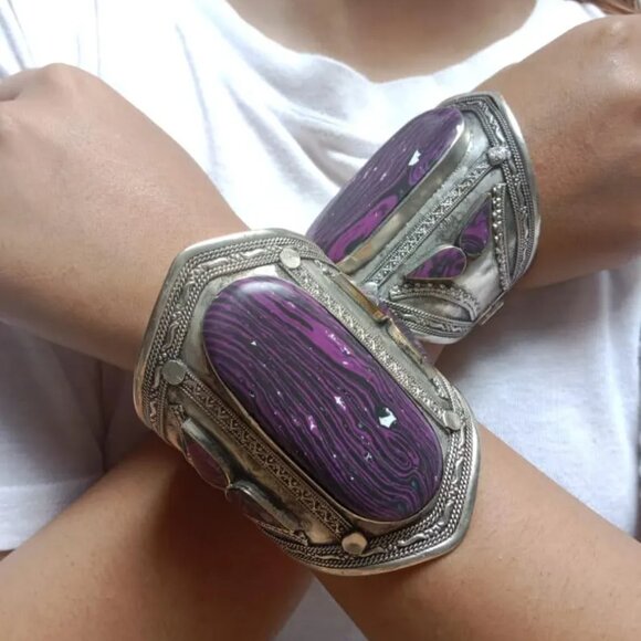 single Silver Kuchi Big Purple Stone Vintage Tribal Cuff, Boho Cuff Bracelet - Picture 7 of 8